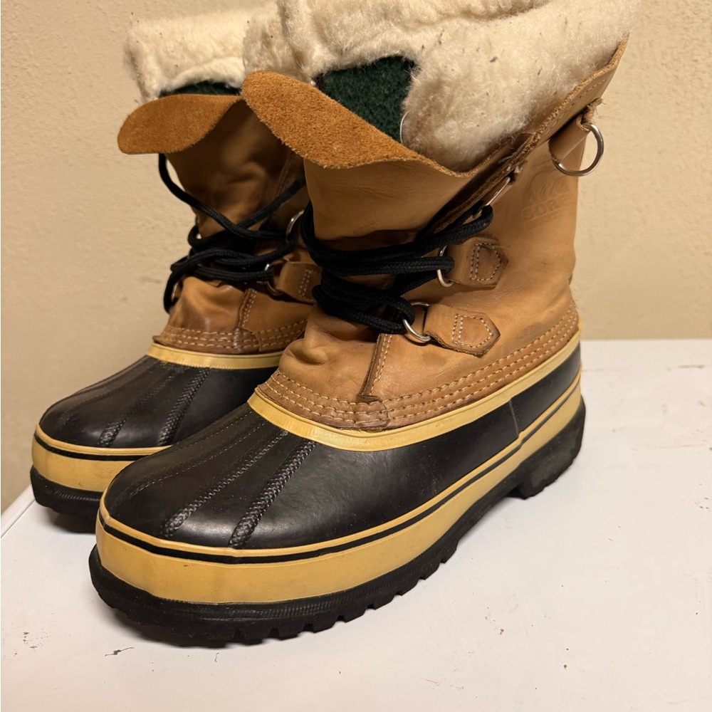 Sorel Caribou Tan and Black Winter leather Boots